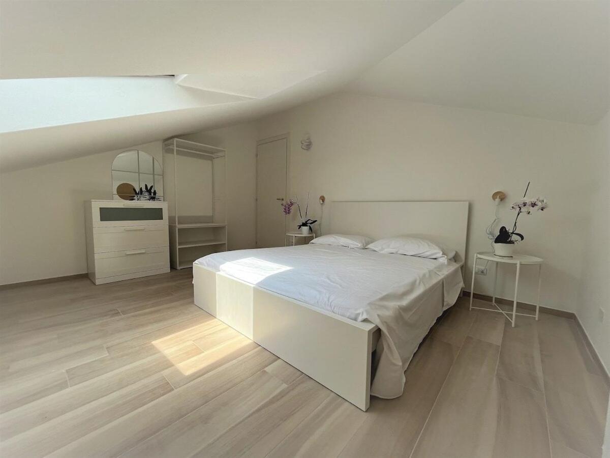 Apartamento Attico Lilium Peschiera del Garda Exterior foto