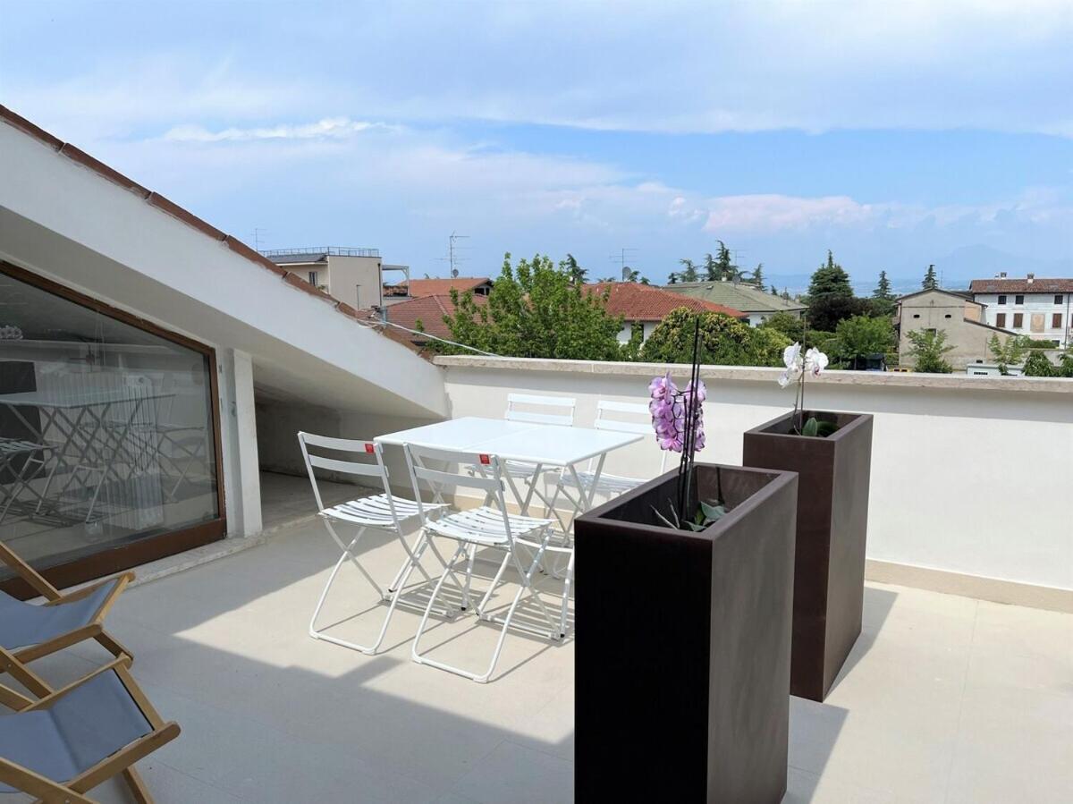 Apartamento Attico Lilium Peschiera del Garda Exterior foto