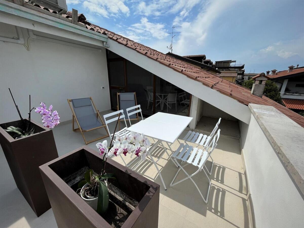 Apartamento Attico Lilium Peschiera del Garda Exterior foto